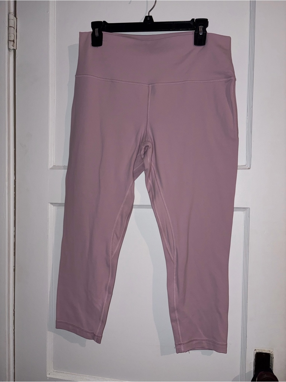 NWOT Lululemon size 14 crop Mauve High-Waist Capri Leggings